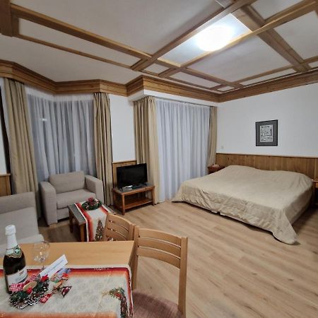 Pirin Golf Private Apartments & Studios ラズロク エクステリア 写真
